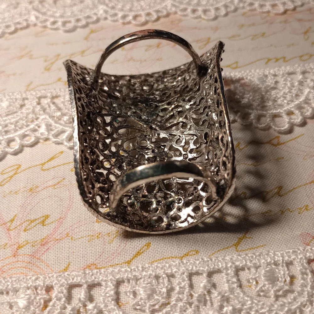 Vintage Filigree Scarf Ring - Picture 5 of 10